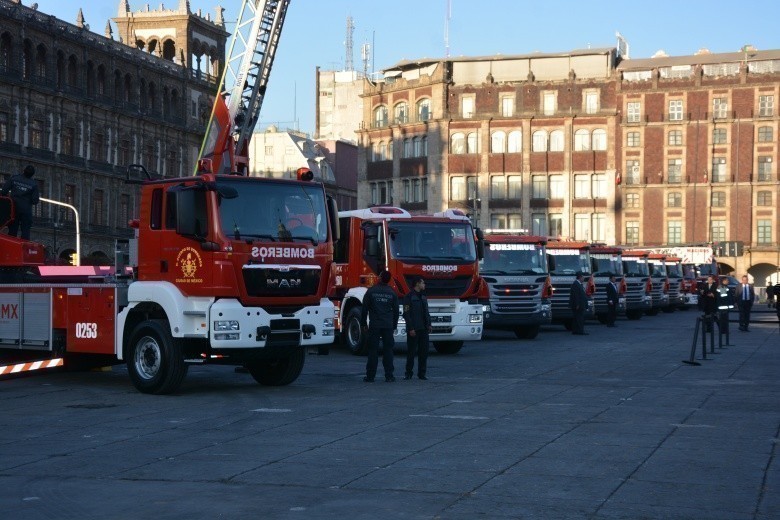 10 bomberos.jpg